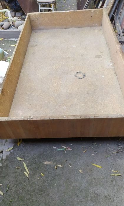 Продаётся кровать-тахта (коробка) материал ДСП