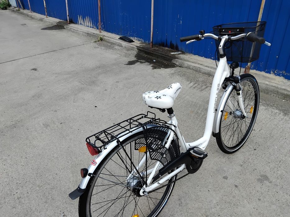 Vând bicicleta din aluminiu pentru damă