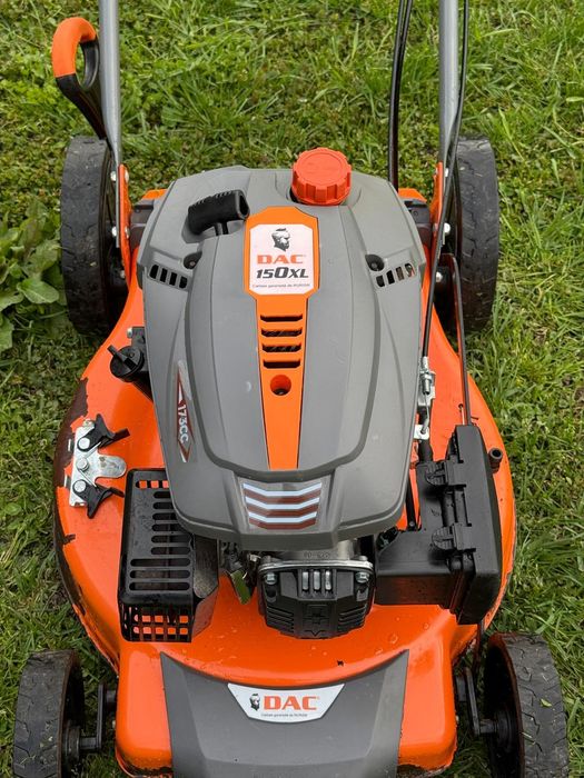 Masina de tuns iarba Motocultor