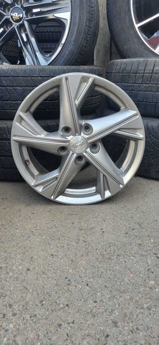 Продам диск комплект 4штR16