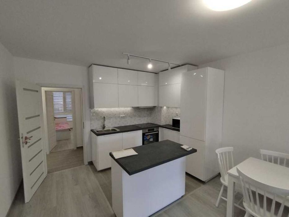 Дава се под наем Тристаен апартамент в Пловдив, Христо Смирненски - 85 кв.м за 450 € - Снимка #1