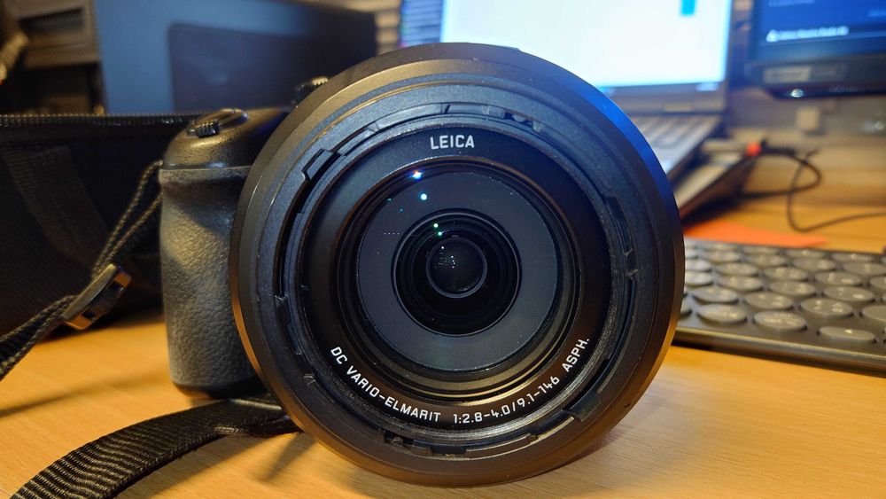 Камера Panasonic DMC-FZ1000