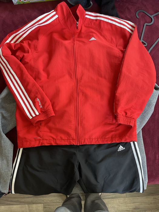 Екип на Adidas  като нов L размер