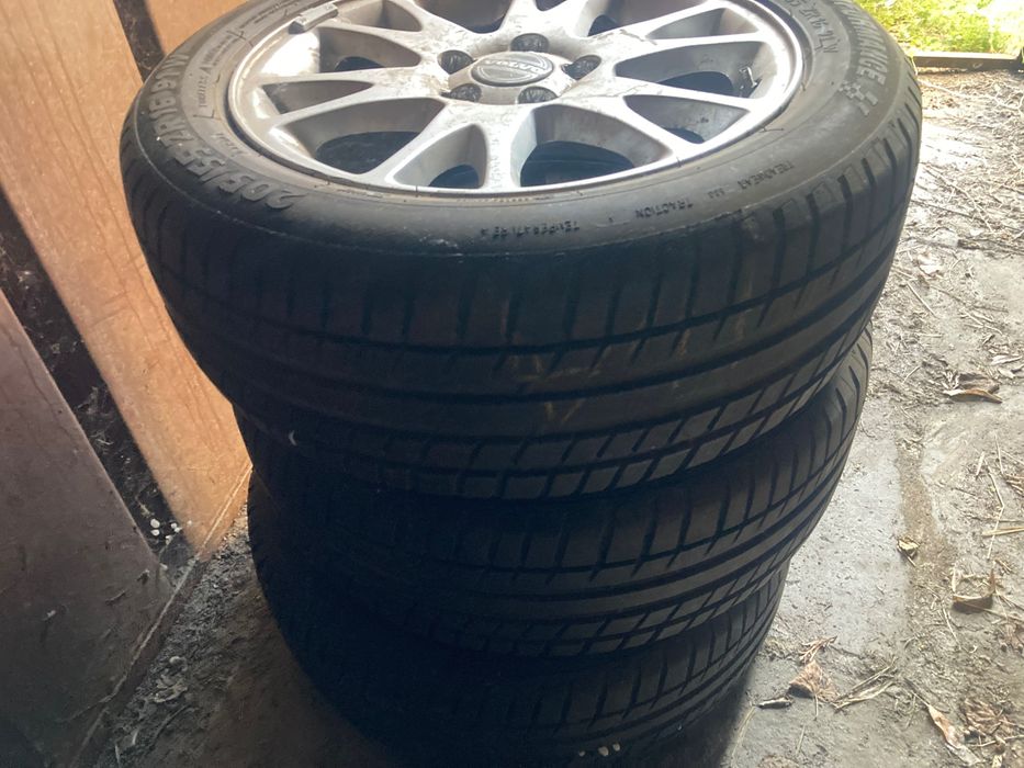 Комплект джанти с гуми летни 205 55 16 Bridgestone