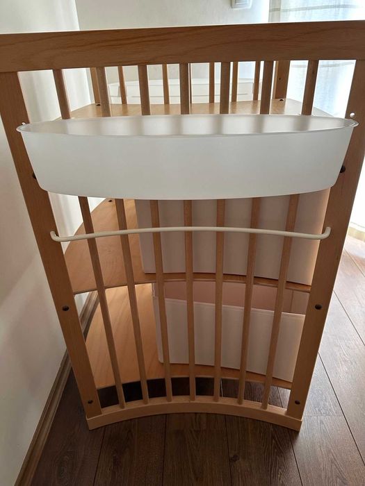 Повивалник / маса / шкаф за повиване Stokke Care