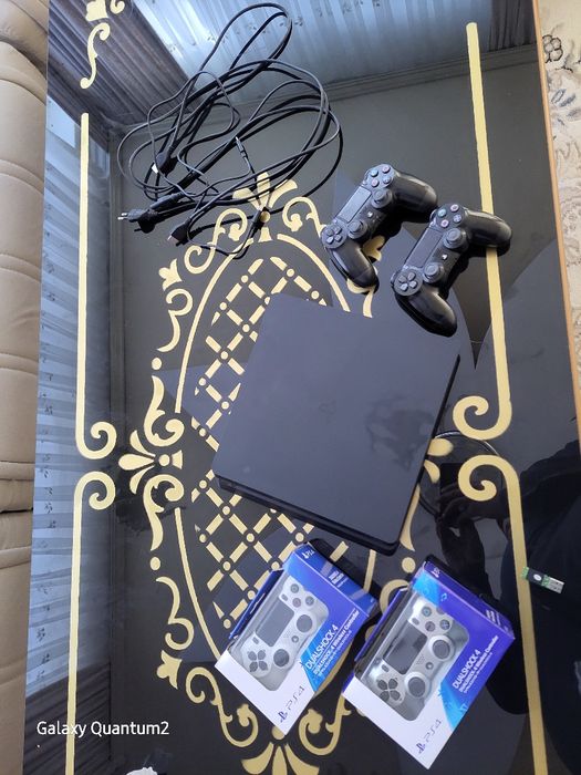 PS4 Slim 1TB 9.00 gold hen+ 4 ta Joystik