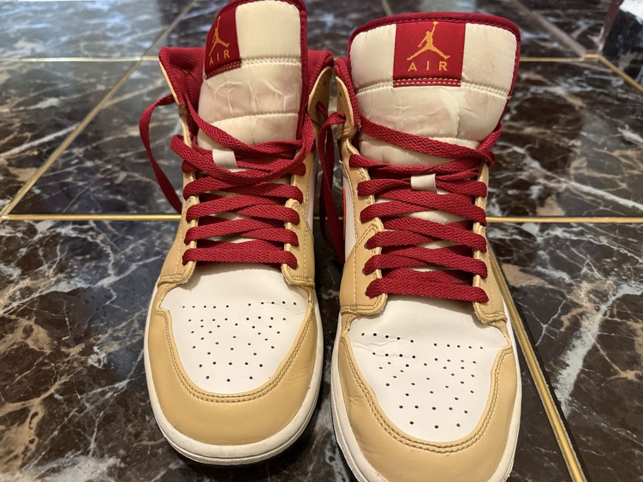 Jordan 1 mid 44.