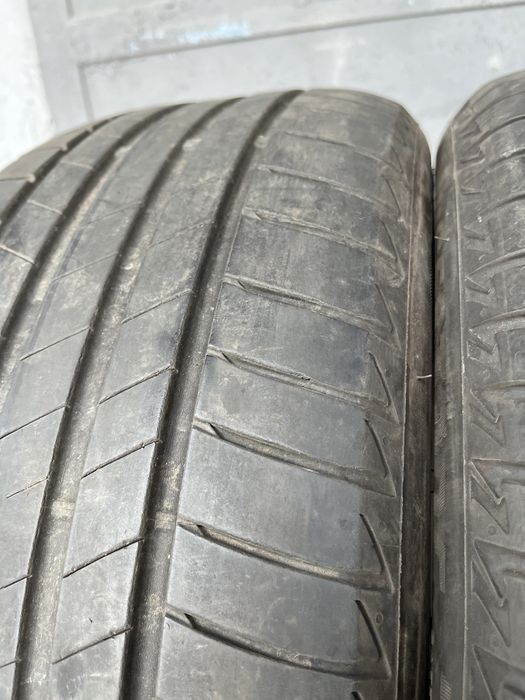 2 бр. летни гуми 235/45/18 Bridgestone DOT 1020 5 mm