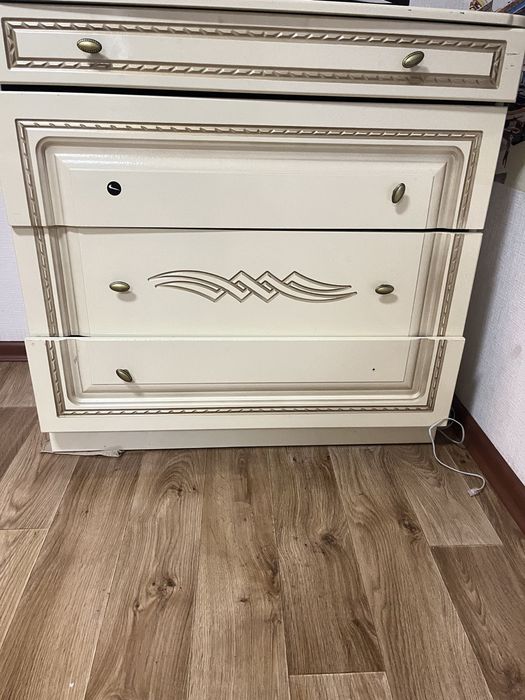 Продам 2 тумбы .