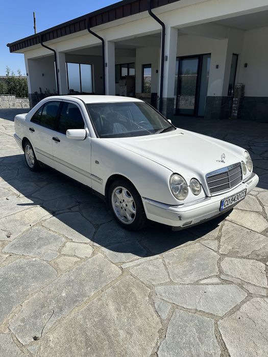 Mercedes- Benz E 300  3.0 D  automatic