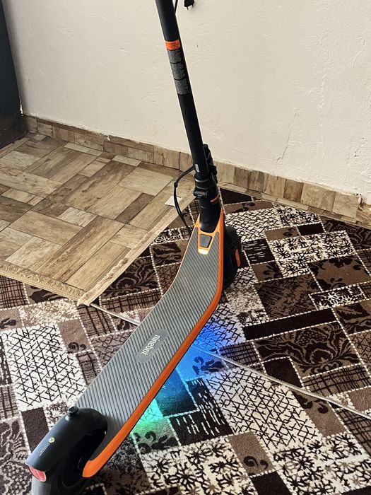 Vand trotineta ninebot aproape noua inca in garantie garantie