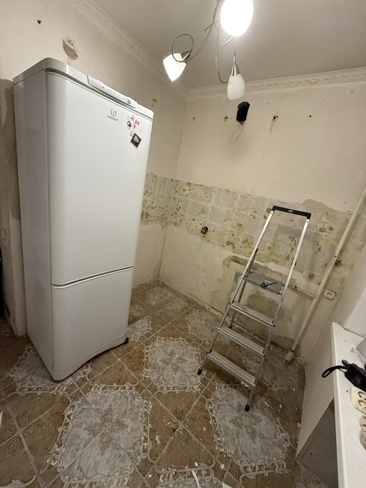 Холодильник 35 000