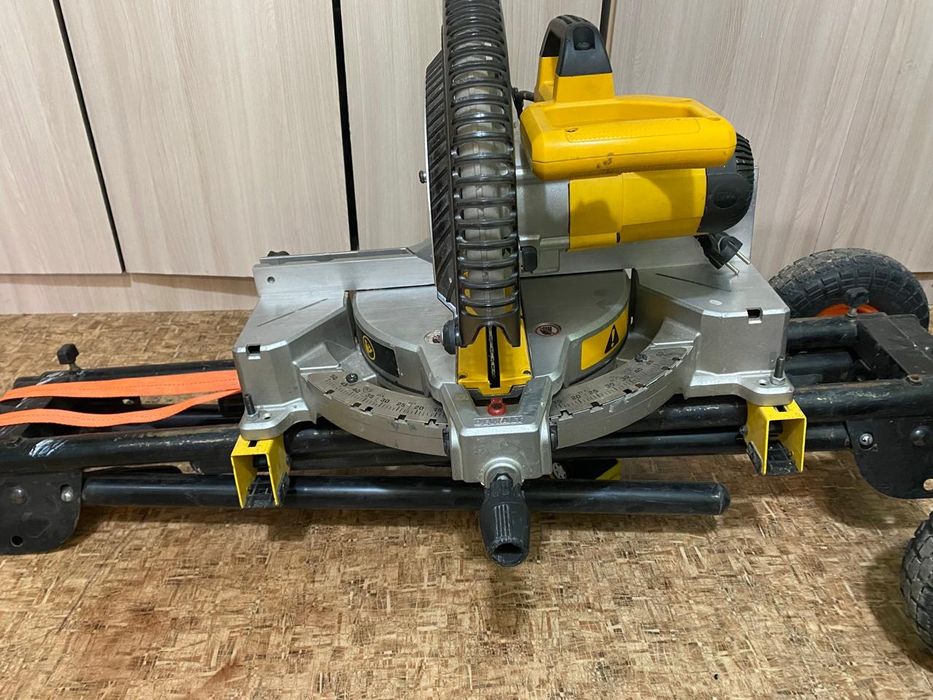 Торсовка Dewalt715