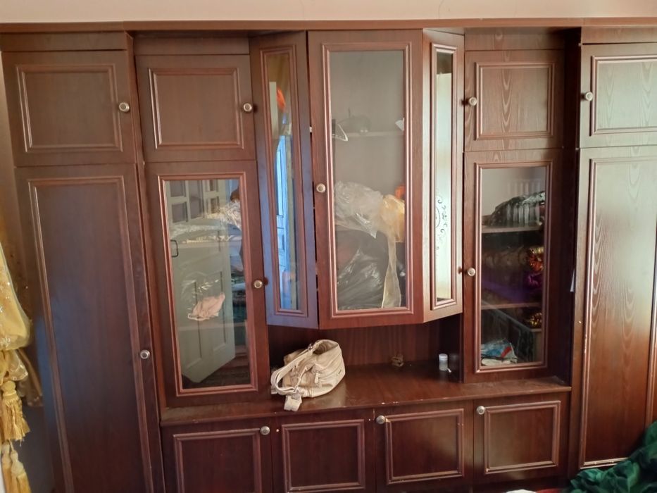 Mexmon xona mebeli stenka