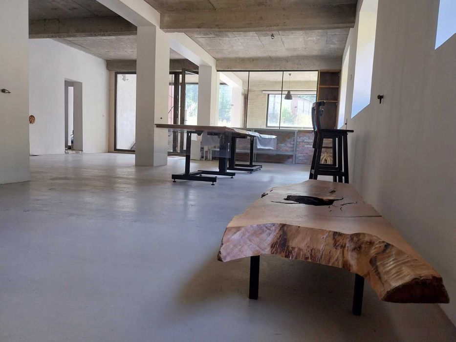 Къща с производствено хале