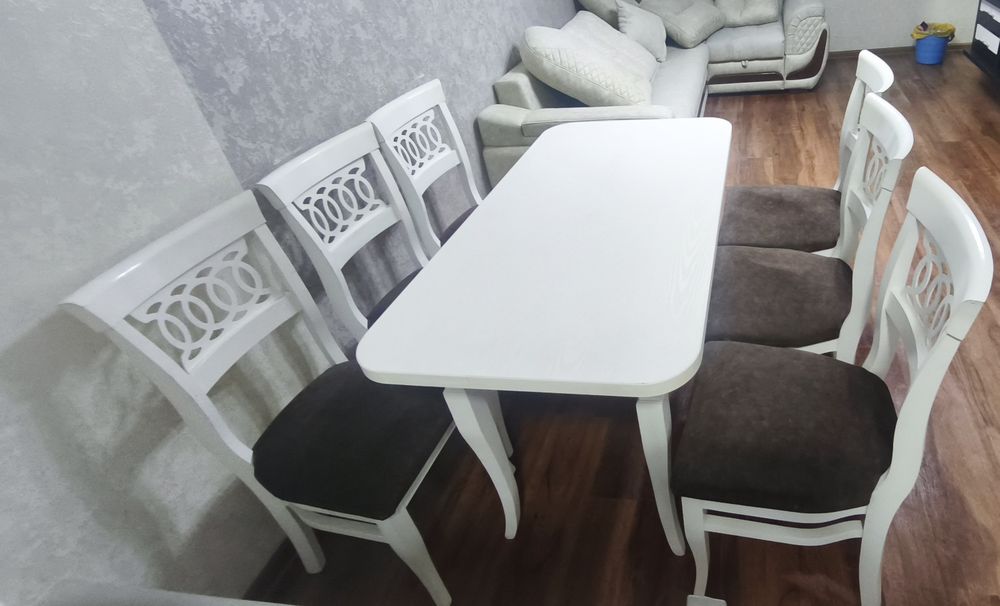 Продам комплект стол со стульями  б/у
