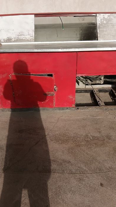 Vetrina xaladilnik korpusi