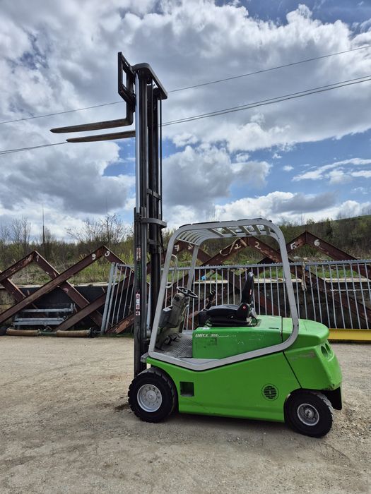 Stivuitor electric CESAB