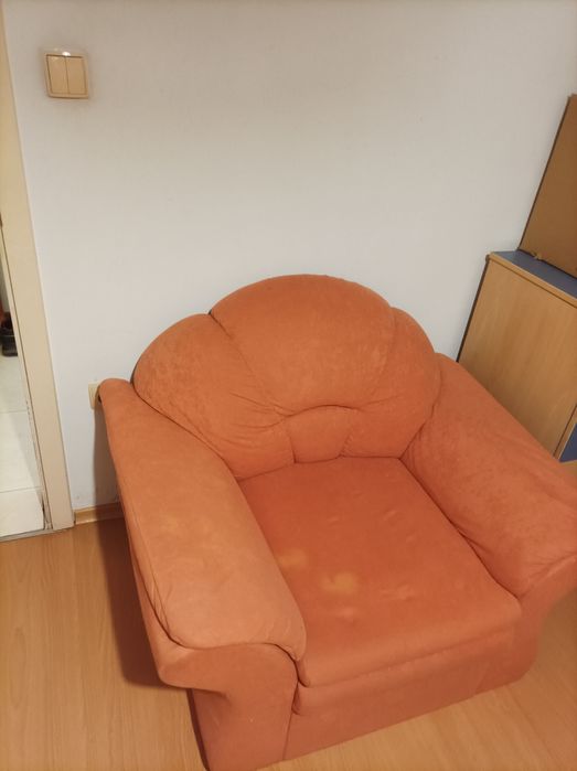 Разтегаем диван с фотьойл втора употреба с масичка и две столчета!!!