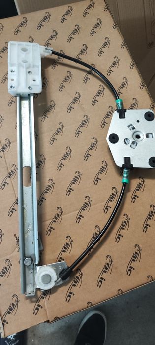 Стъкло повдигач Passat B6 задна дясна врата