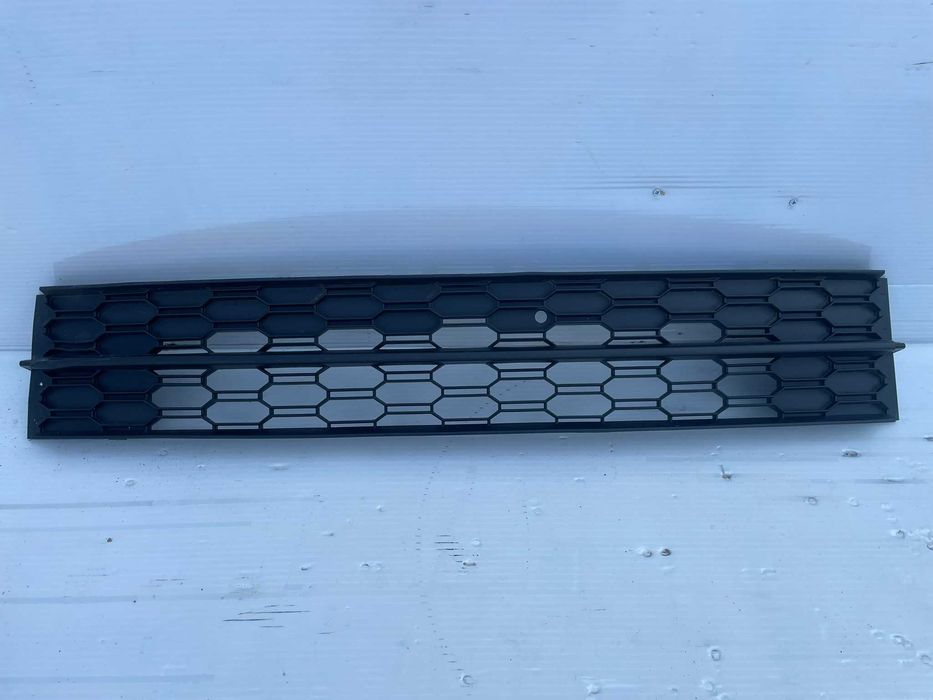 Grila inferioara bara fata Skoda Octavia 3 2017-2020 originala