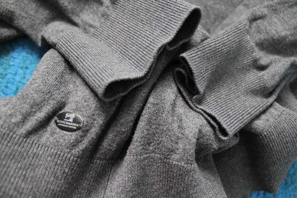 Pulover Scotch & Soda si pantaloni scurti Scott M