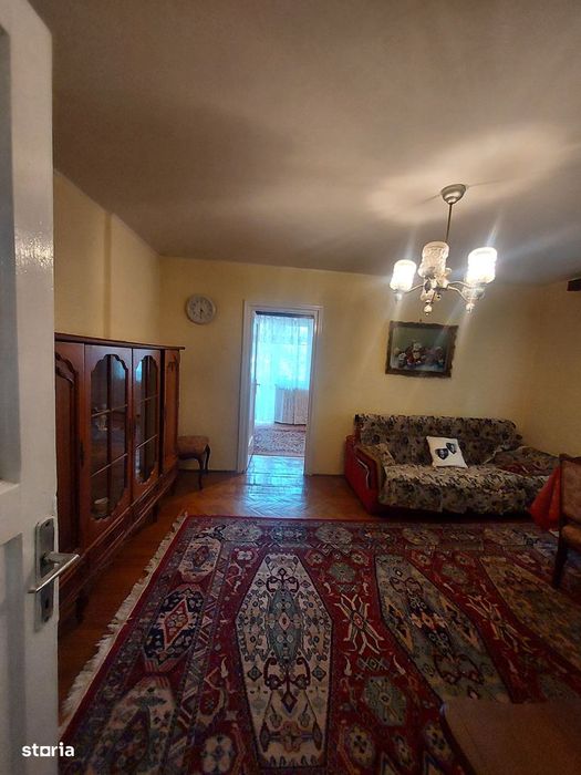Centru - apartament cu 2 camere, etaj 2, boxa
