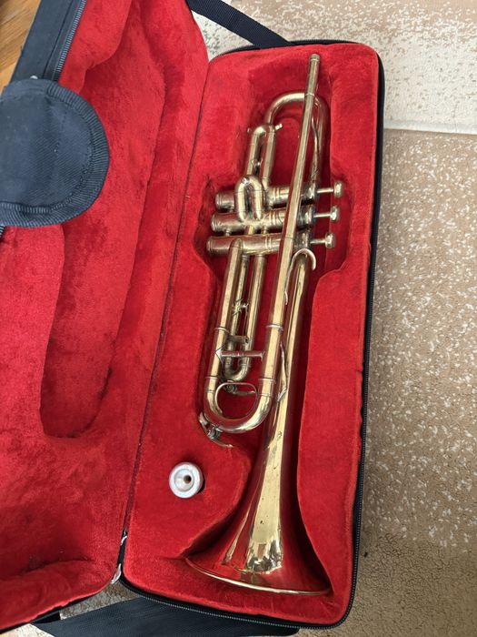 Продавам тромпет