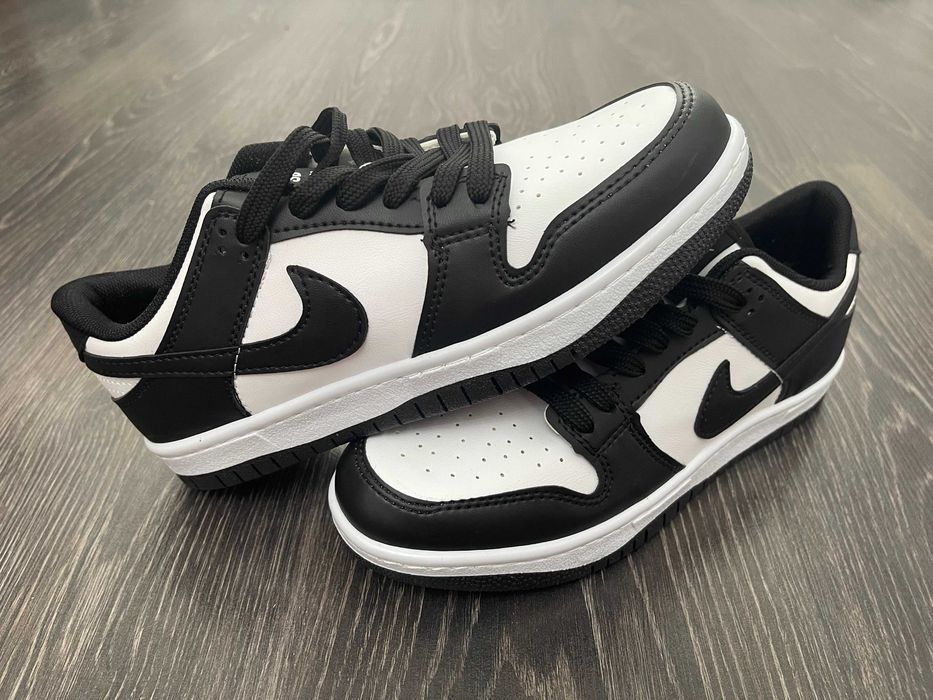 Adidasi NIKE Dunk Low Retro Black / White - Panda
