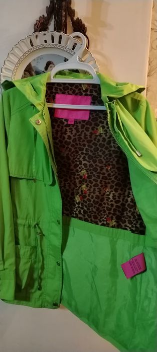 Привозная ветровка Вьетнам 46 размер.