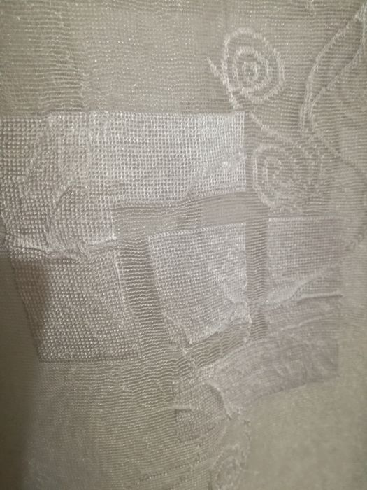 Perdea foarte frumoasa, care nu se sifoneaza