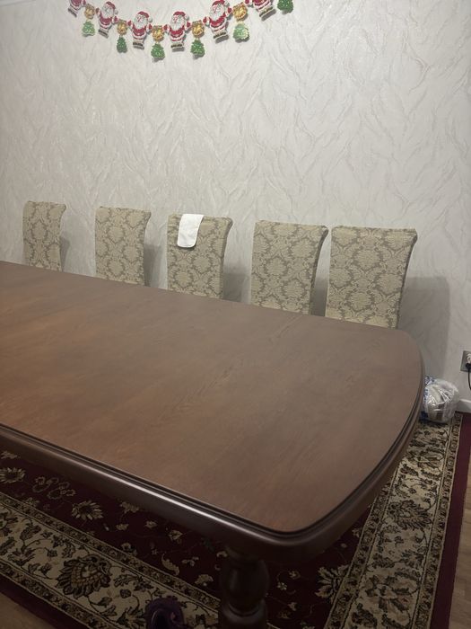 Продам стол обеденный