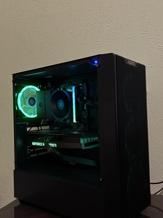 Sisteme Pc gaming la comanda intel i5 i7 i9 ryzen 5 7 9 rtx rx ddr5 4