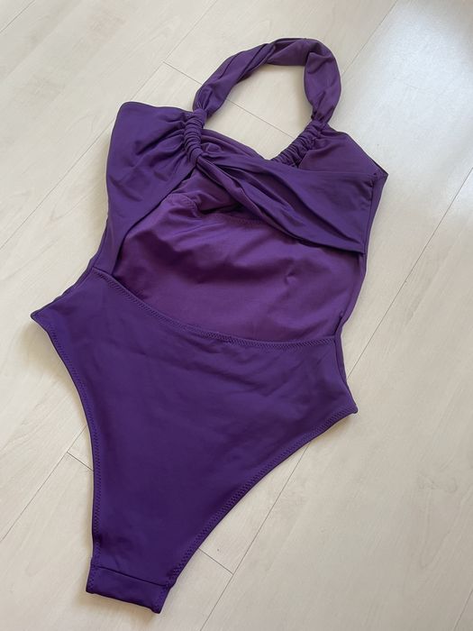 Чисто нов уникален лилав бански