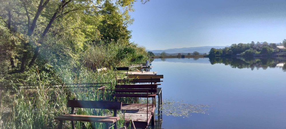 Vand cabana cu ponton lacul  Mujdeni
