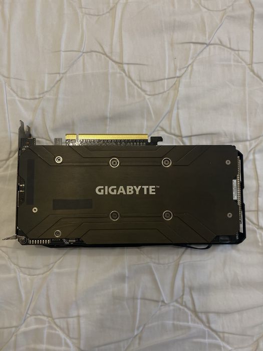 Vând: Gigabyte Radeon RX 570 Gaming 4G