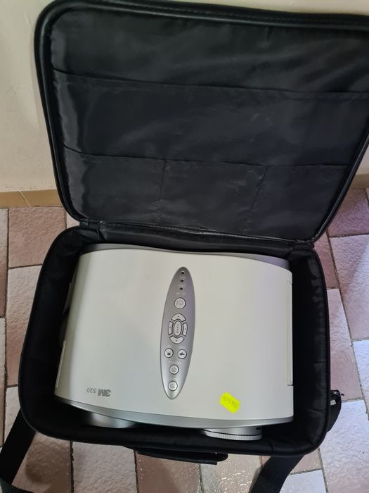 Videoproiector color