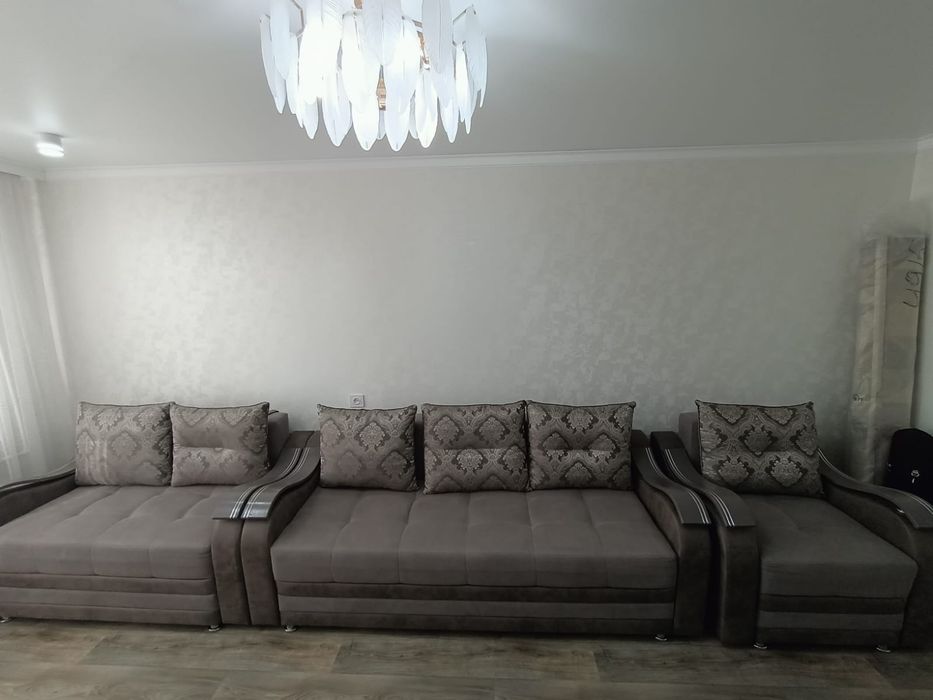 Продаю диван тройка