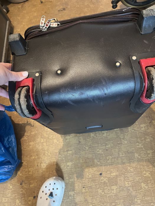 Продается чемодан