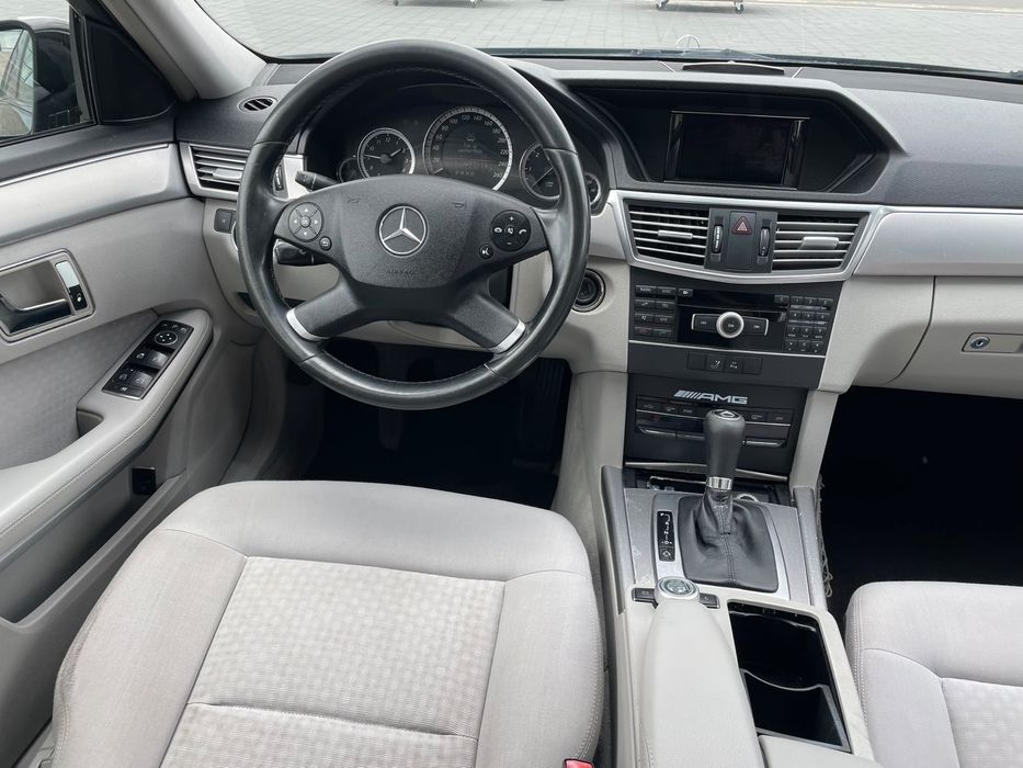 Vând Mercedes-Eclasse