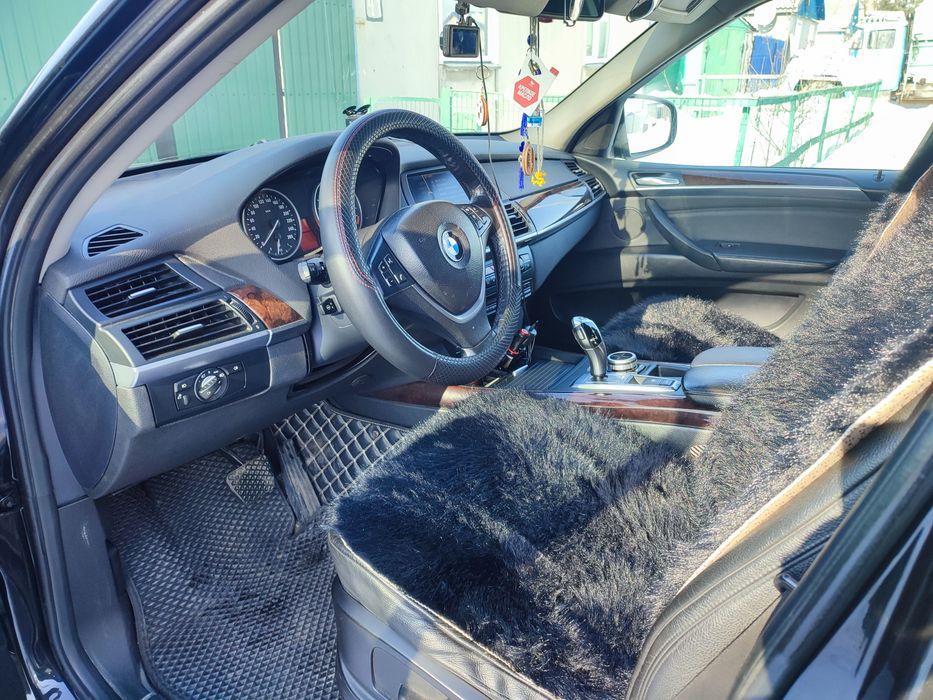 Продам БМВ х5 е70