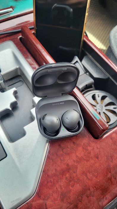 Samsung S23 FE 8/256gb + galaxy buds 2 pro