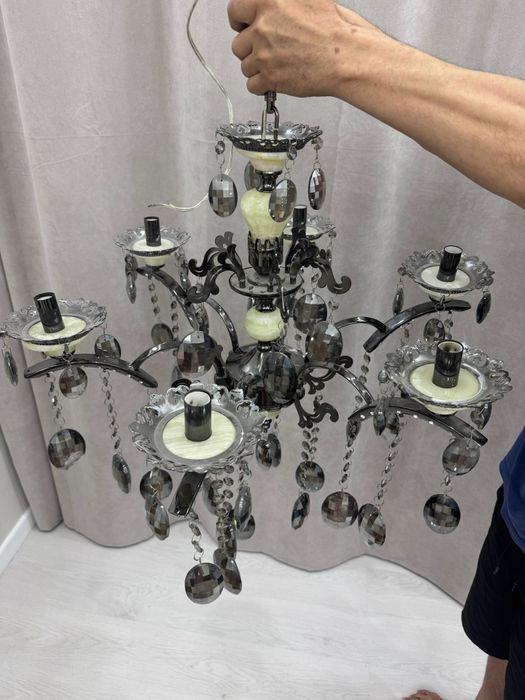 Продаются люстры