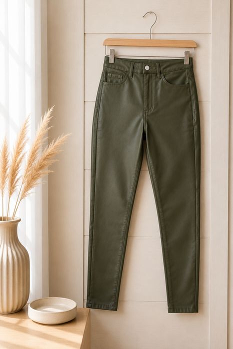 Pantaloni cerati