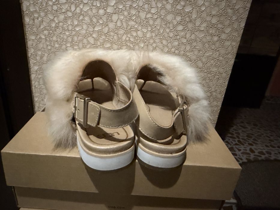 UGG сандали с пух