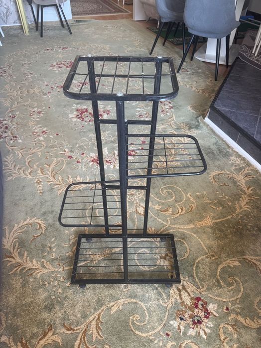 Продам подставку для цветов