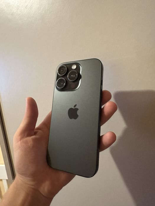 Vand iphone 16 pro de 512 GB