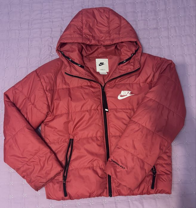 розова яке- Nike