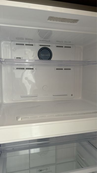 Холодильник с морозильником