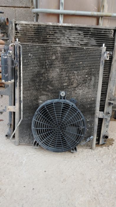 Радиатор кондиционера L200.
